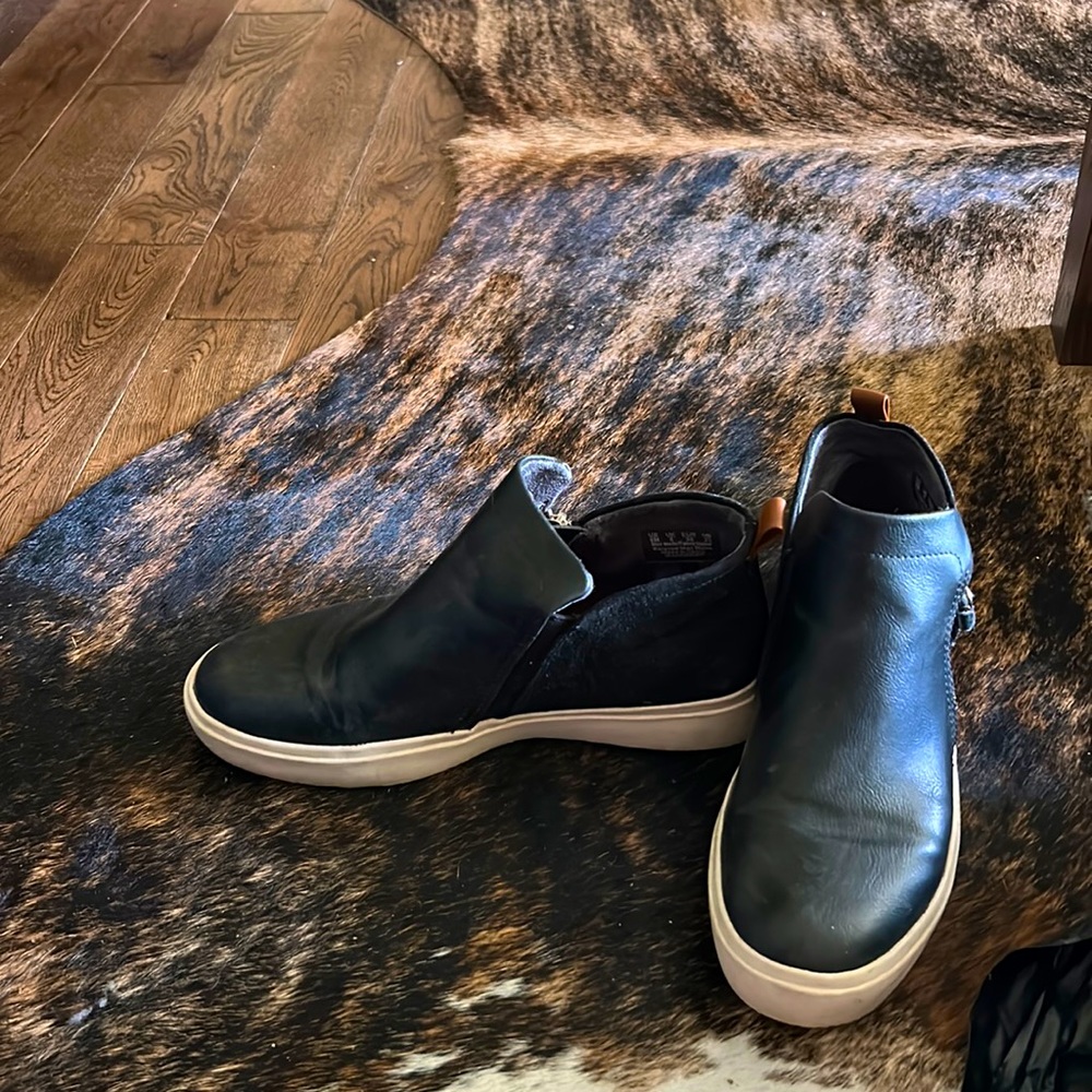 booties with zipper